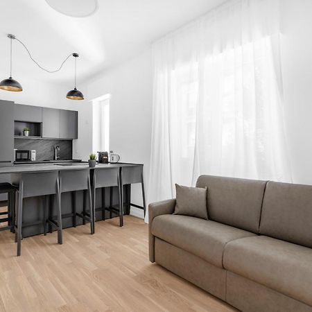 Mi Casa - Appartamento In Ponte Nuovo Milan Bagian luar foto