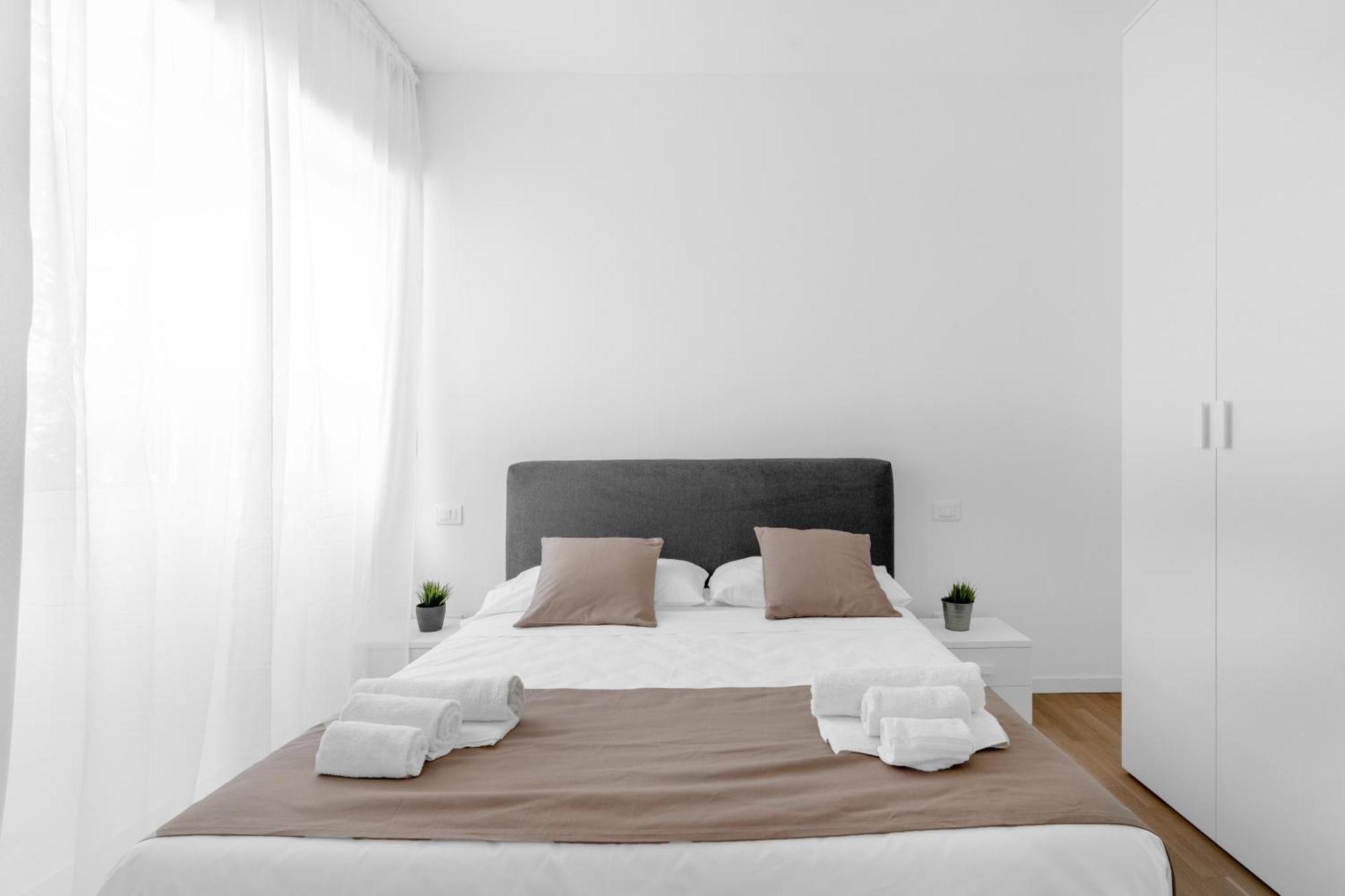 Mi Casa - Appartamento In Ponte Nuovo Milan Bagian luar foto