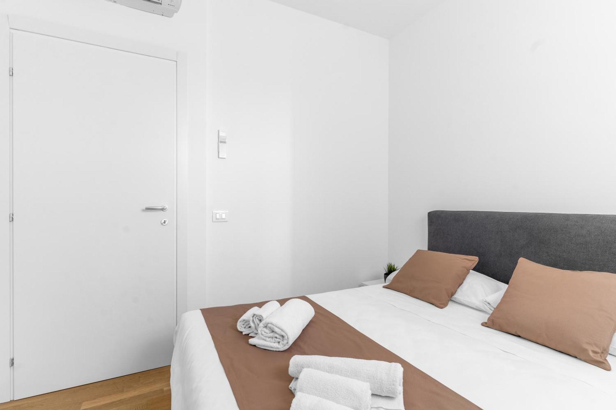Mi Casa - Appartamento In Ponte Nuovo Milan Bagian luar foto