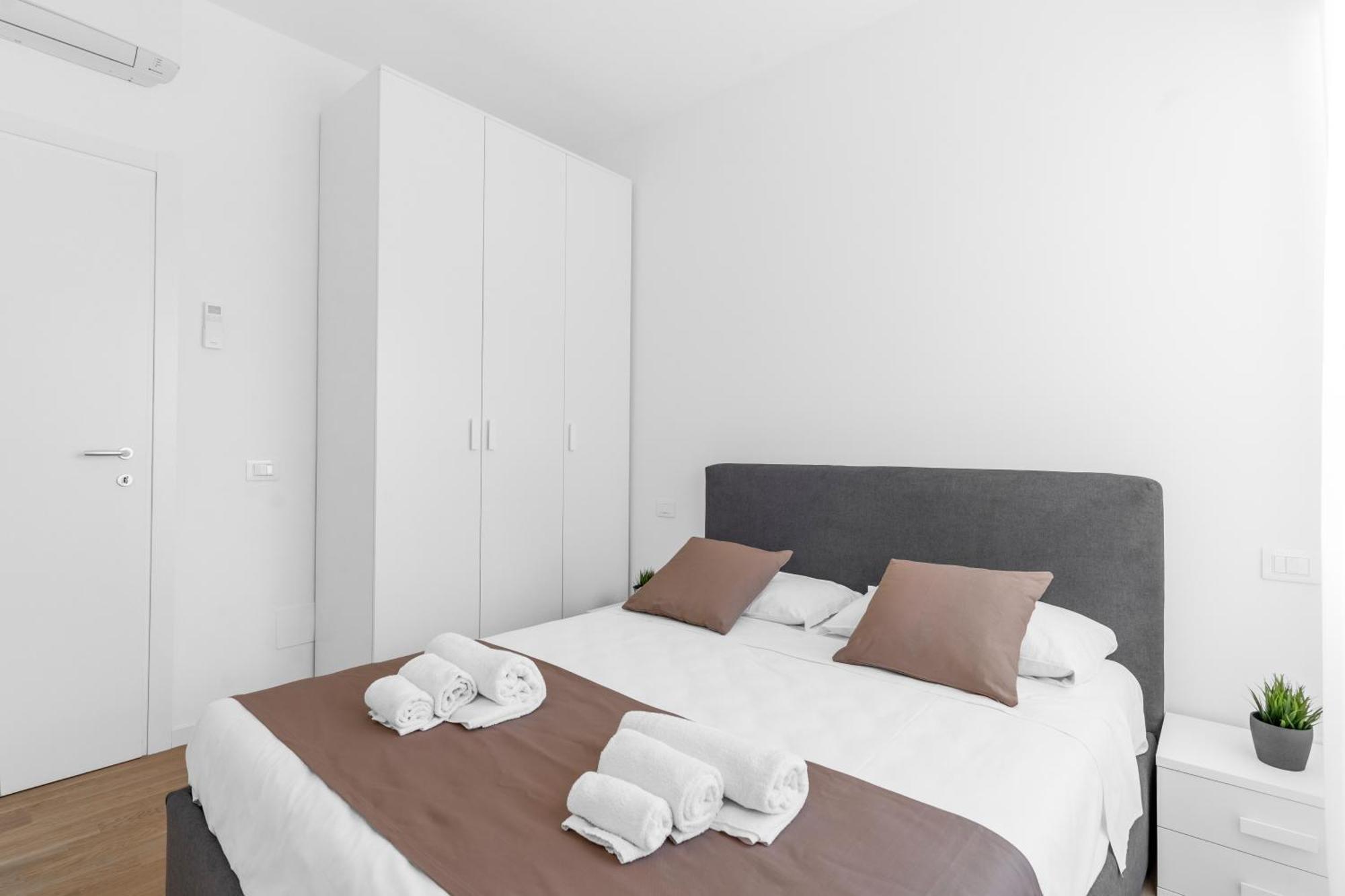 Mi Casa - Appartamento In Ponte Nuovo Milan Bagian luar foto