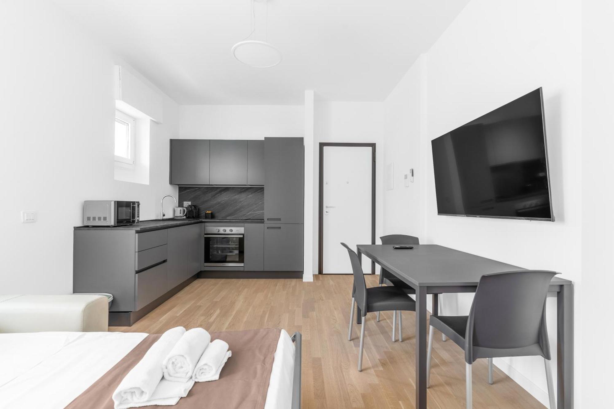 Mi Casa - Appartamento In Ponte Nuovo Milan Bagian luar foto