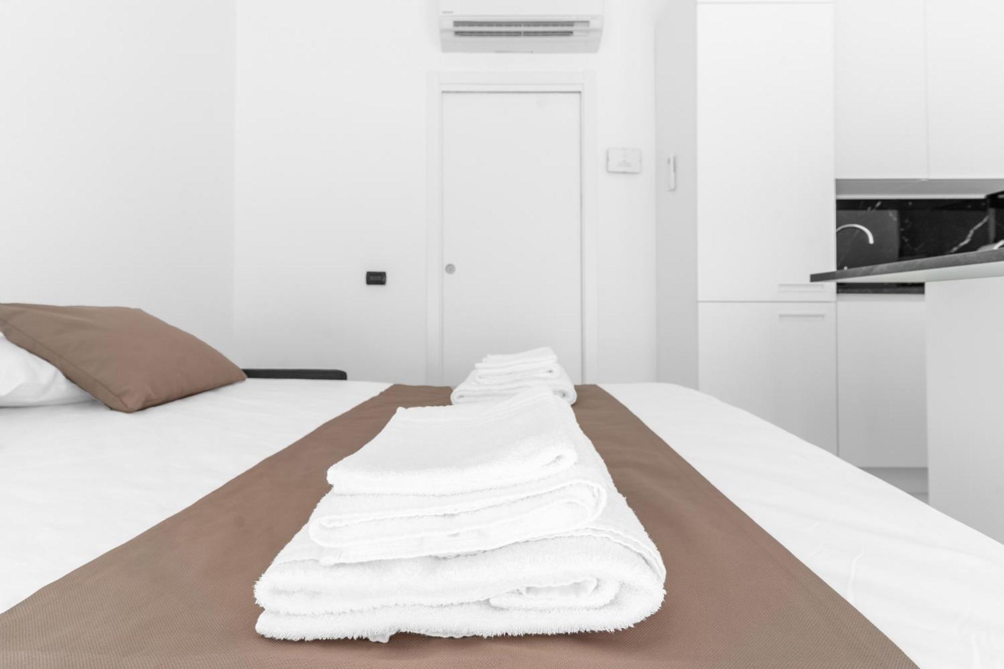 Mi Casa - Appartamento In Ponte Nuovo Milan Bagian luar foto