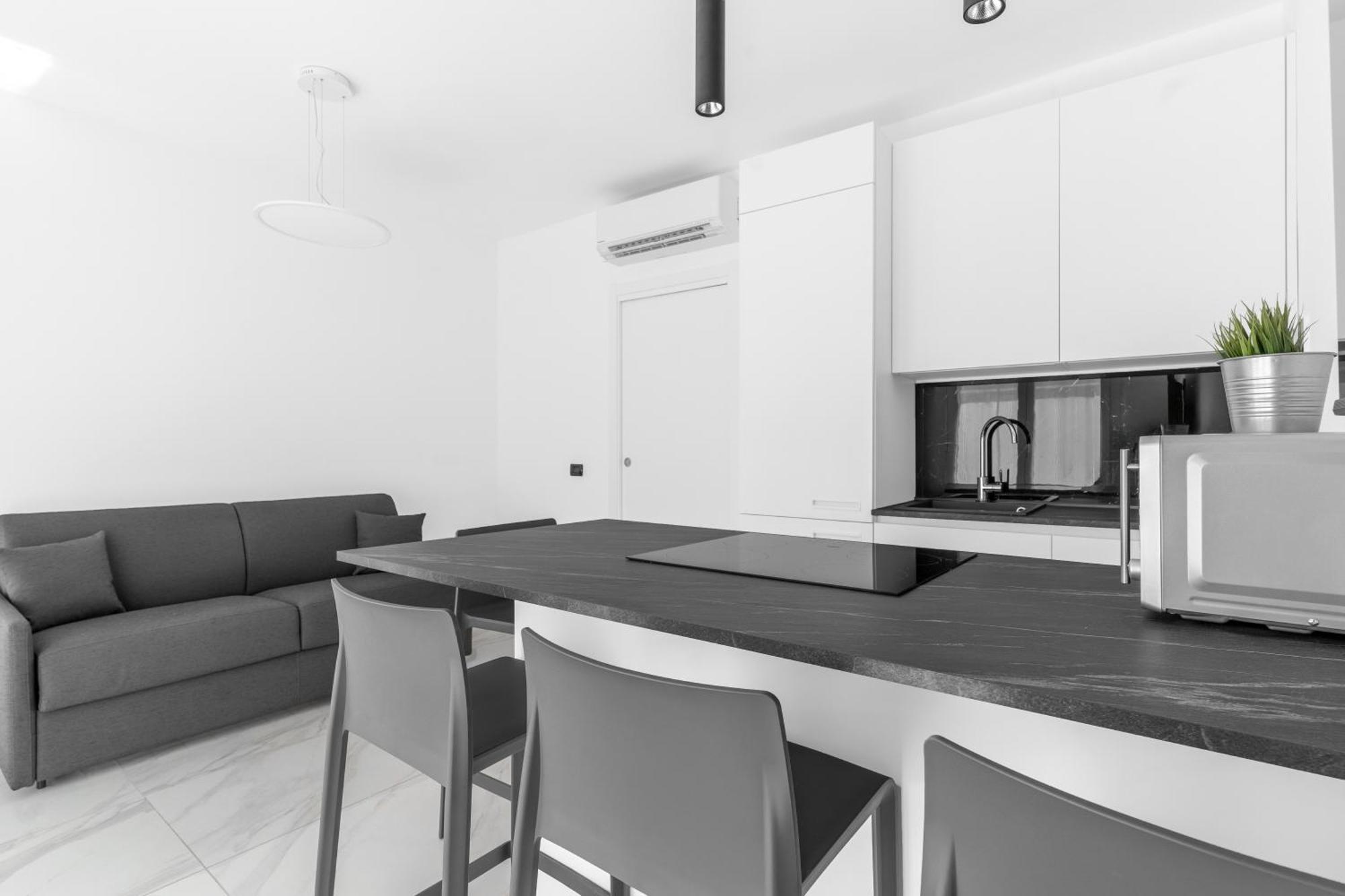 Mi Casa - Appartamento In Ponte Nuovo Milan Bagian luar foto