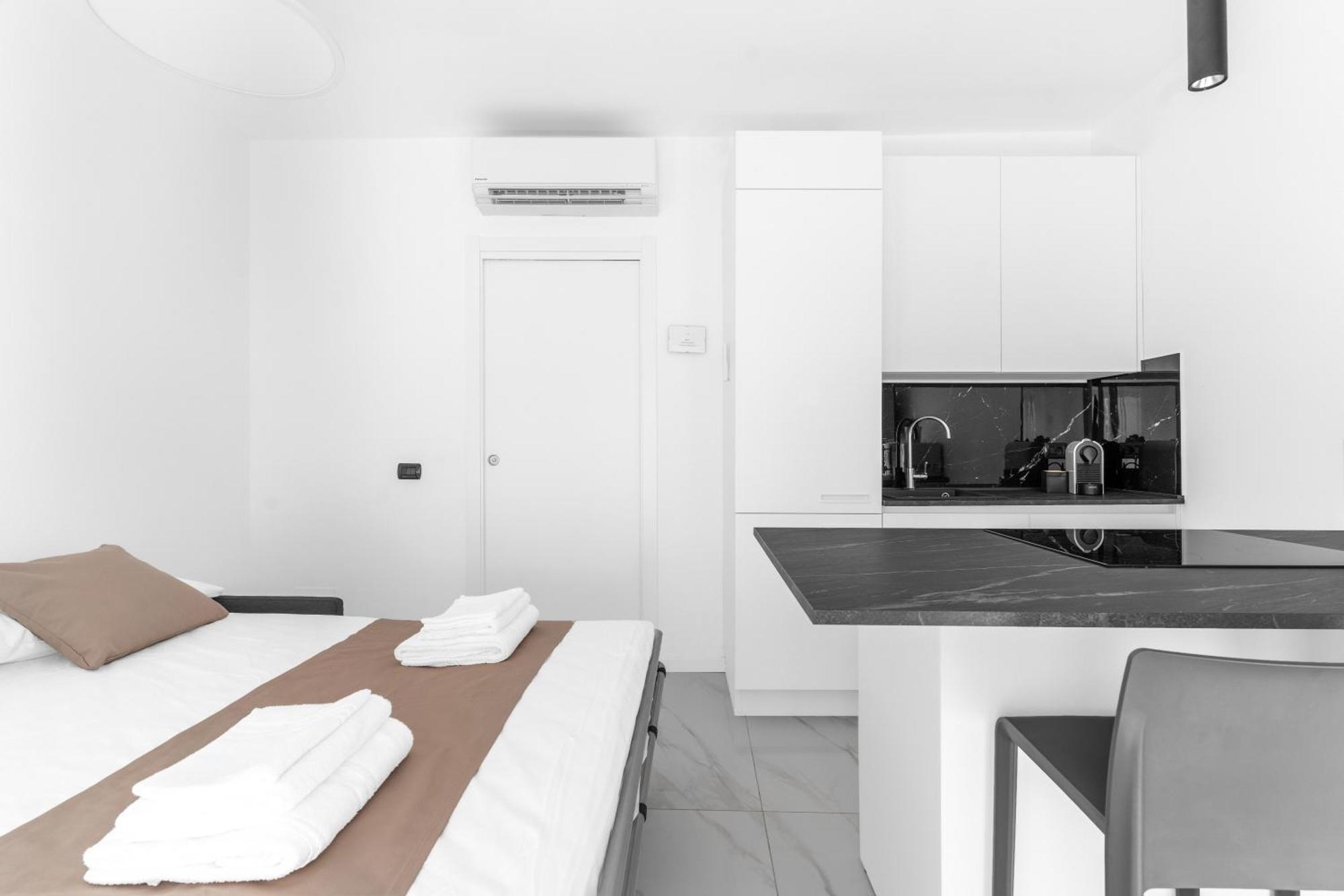 Mi Casa - Appartamento In Ponte Nuovo Milan Bagian luar foto