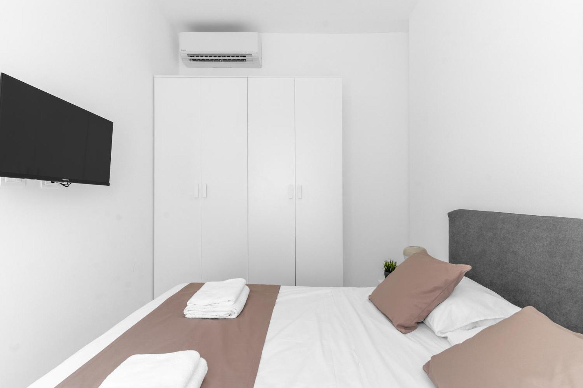 Mi Casa - Appartamento In Ponte Nuovo Milan Bagian luar foto